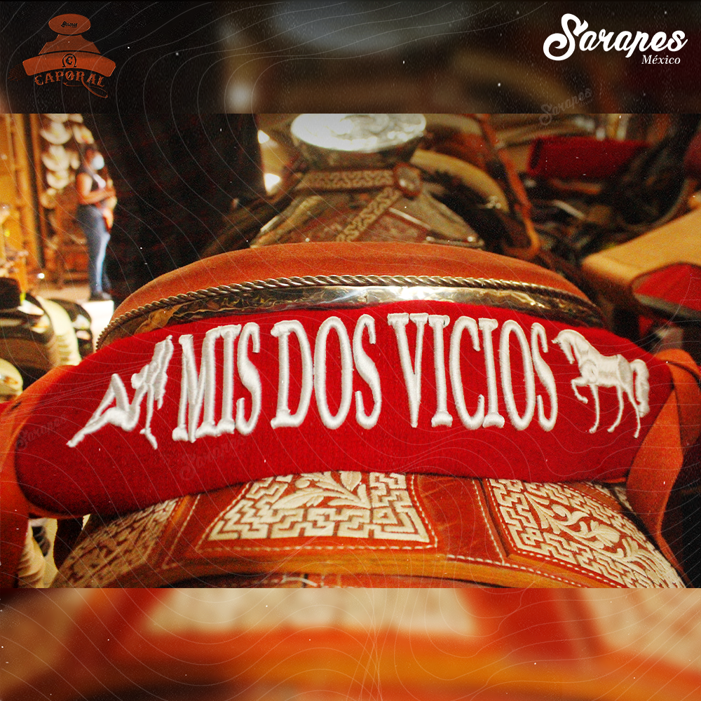 SARAPE BORDADO CAPORAL "MIS DOS VICIOS" ROJO